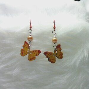 No1233 Pretty handmade earrings with butterflies buttons